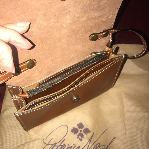 Crossbody - Picture 3 of 6